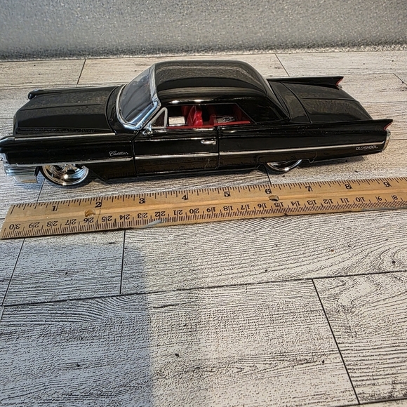 Jada Other - 1963 Cadillac Series 62 Diecast Model Car